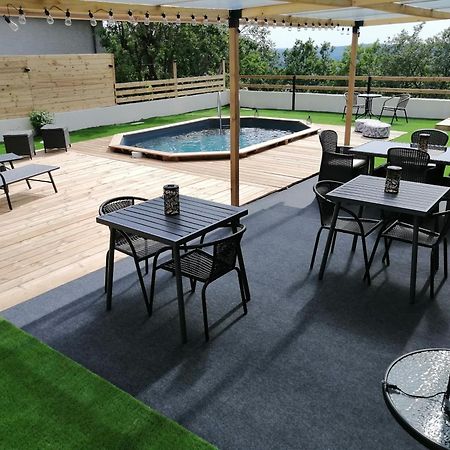 Lapausedegout Piscine Chambres Climatisees Jacuzzi Terrasse Lachapelle-Auzac Екстериор снимка