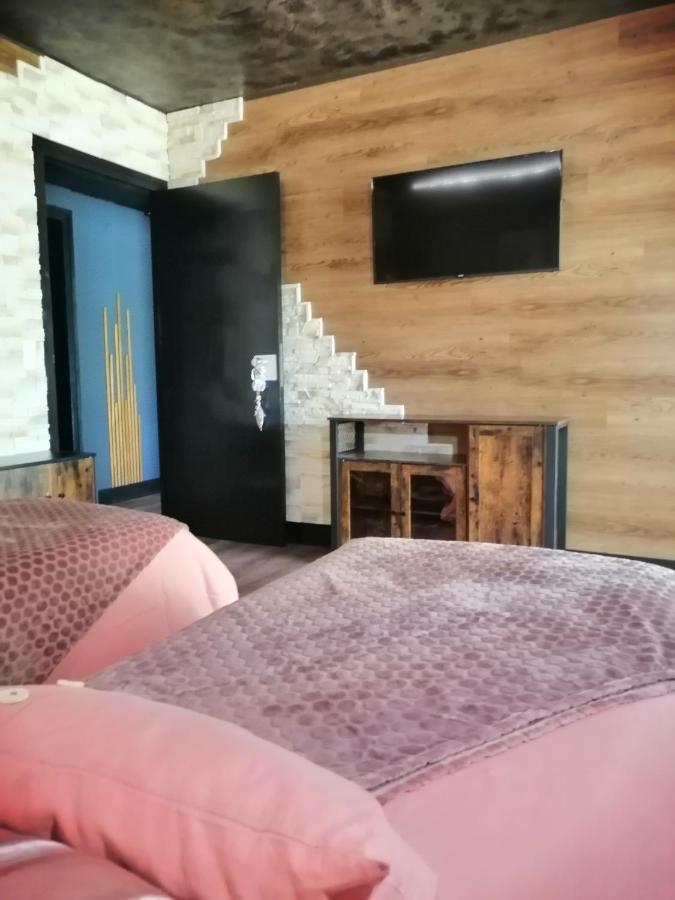 Lapausedegout Piscine Chambres Climatisees Jacuzzi Terrasse Lachapelle-Auzac Екстериор снимка