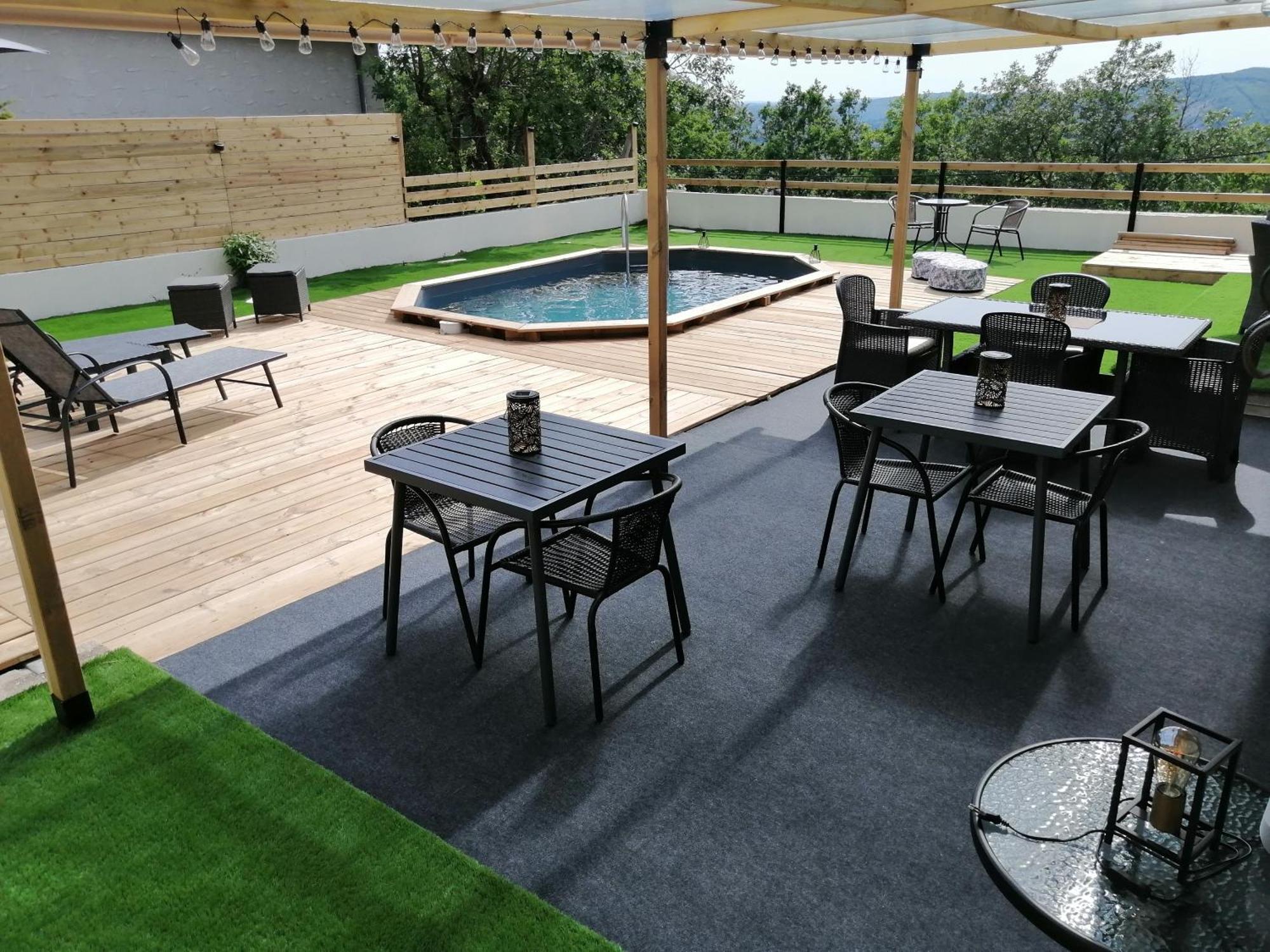 Lapausedegout Piscine Chambres Climatisees Jacuzzi Terrasse Lachapelle-Auzac Екстериор снимка