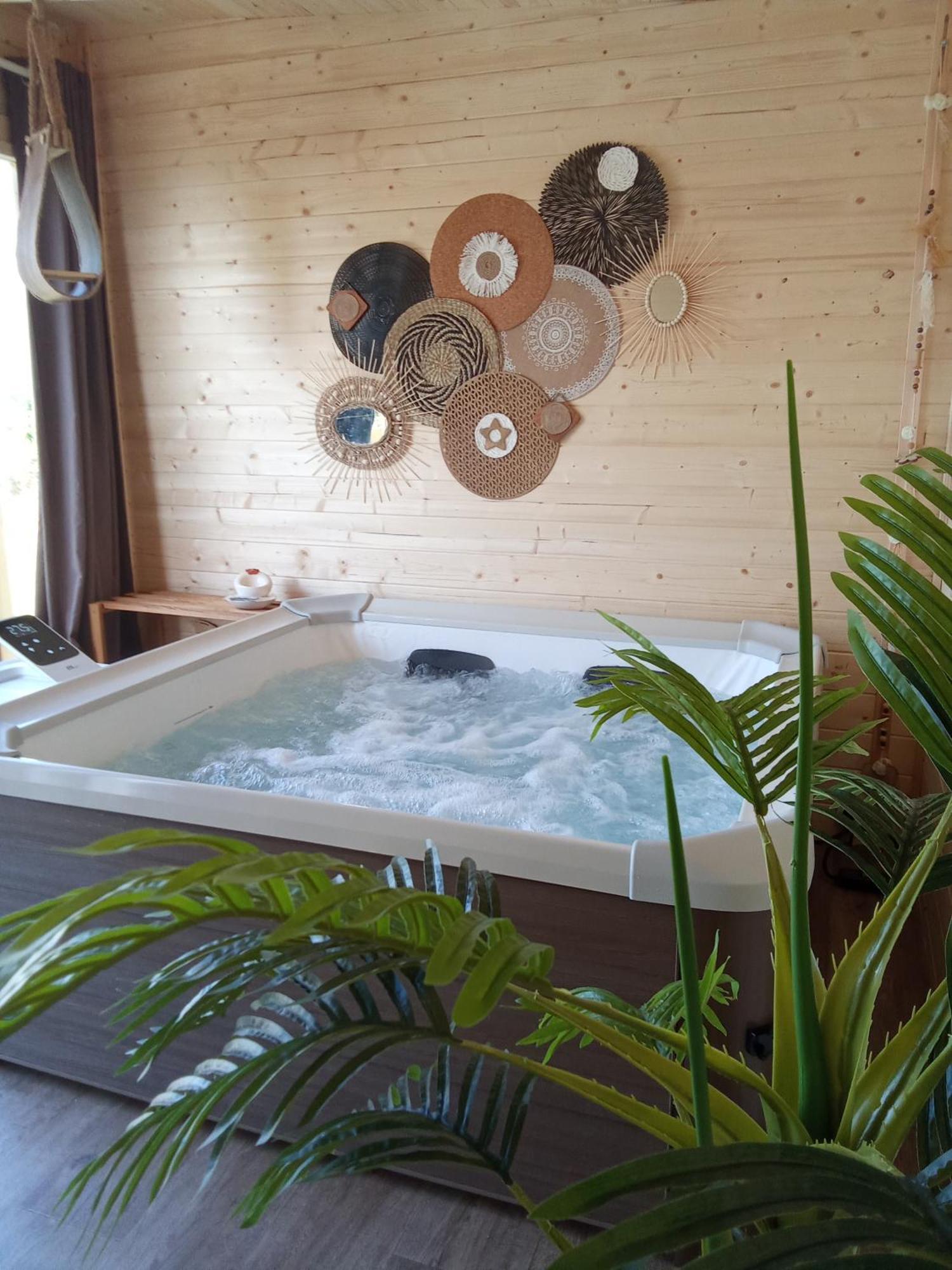 Lapausedegout Piscine Chambres Climatisees Jacuzzi Terrasse Lachapelle-Auzac Екстериор снимка